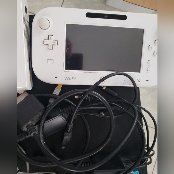 WiiU Console 8 games remote control - Picture 2 of 14